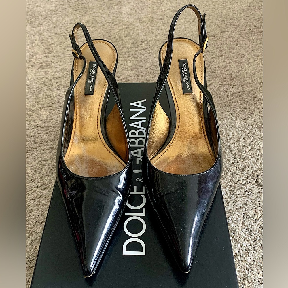 Patent leather slingbacks- black